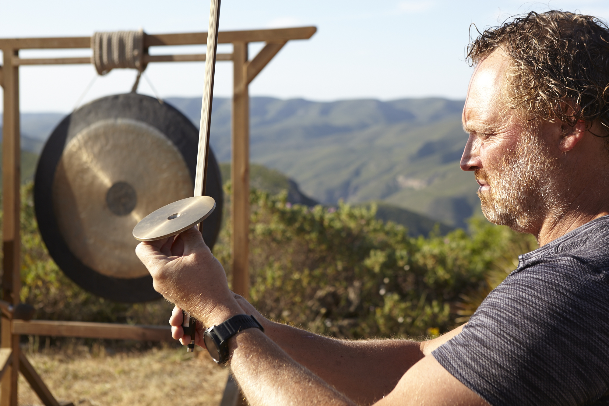Taiko instruments and players in the Valencia mountains 1